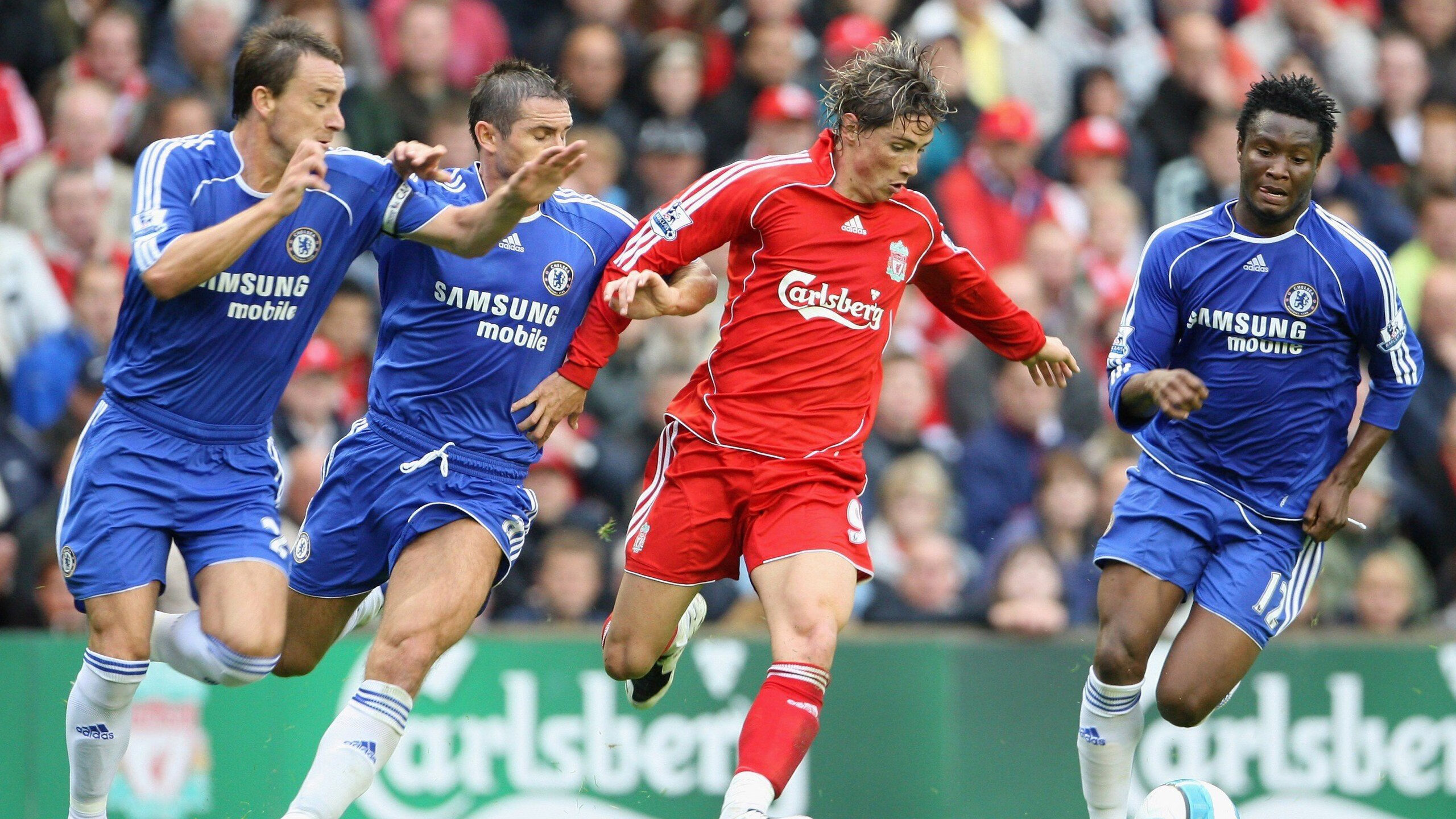 中超联赛裁判判罚尺度引发球迷讨论，中超将出新裁判制度